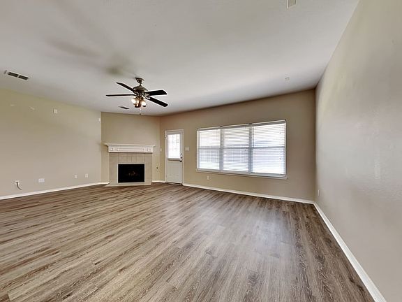 4th image of 15700 Ringdove Ct