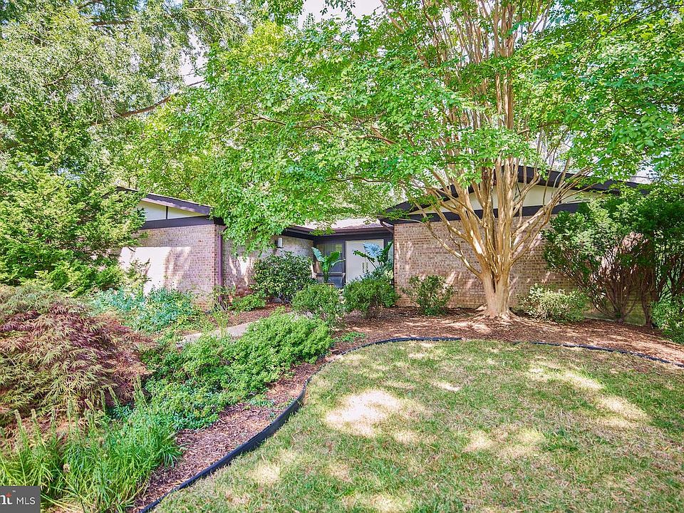 1st image of 8805 Mansion Farm Pl