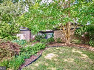 8805 Mansion Farm Pl, Alexandria, VA 22309