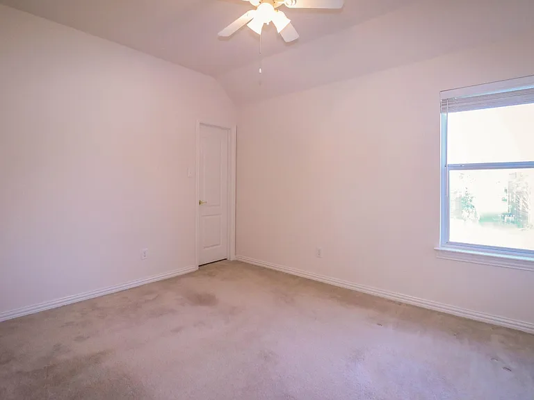 1183 Heathrow Dr — Photo 27