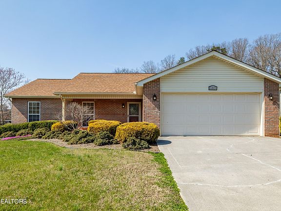 3rd image of 107 Firefly Ln