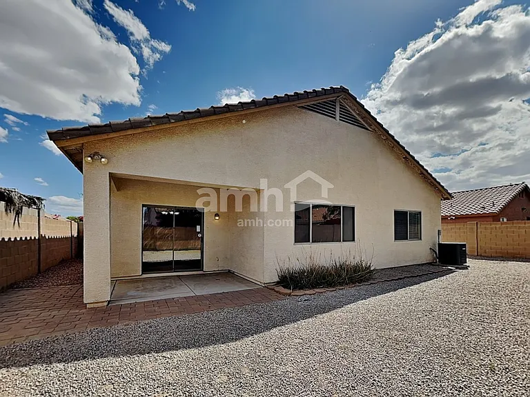 11852 W Cambridge Ave — Photo 22
