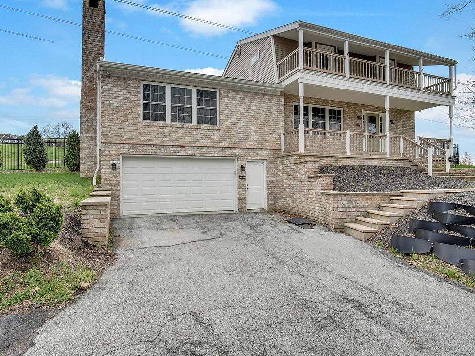 1st image of 26 Autumn Dr