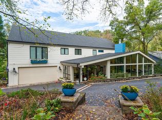 966 Crescent Blvd, Glen Ellyn, IL 60137
