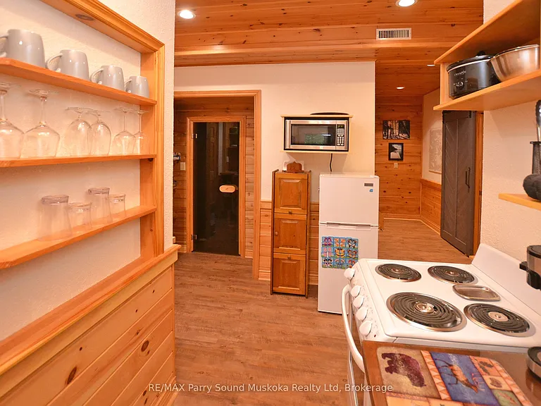 77 Amorak Trl — Photo 17