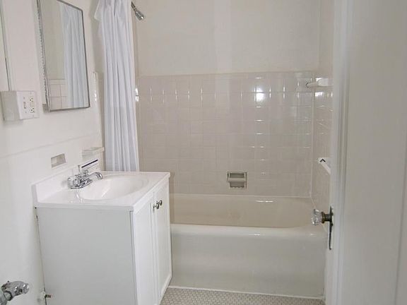 3rd image of 4417 Forest Park Ave #49T