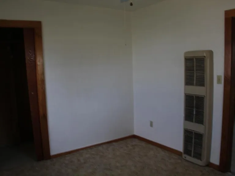 817 W University Dr — Photo 4