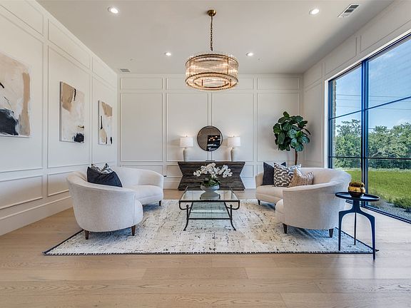 3rd image of 201 Quiet Cove Ct