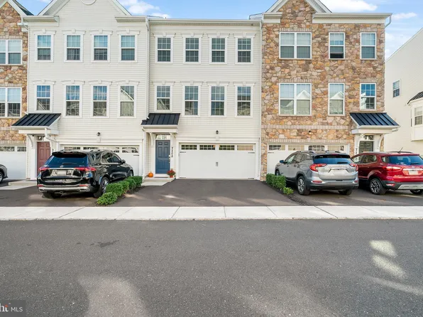 2208 Evin Dr, Warrington, PA 18976