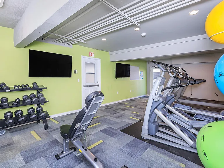 Lake Balboa Townhomes — Photo 28