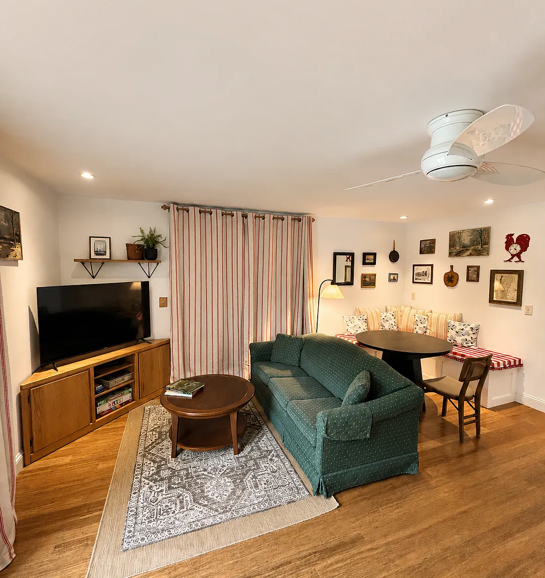 Studio, 500 sqft, $2,050 — Photo 2