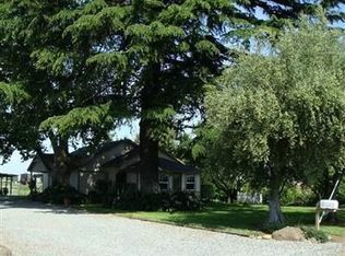 848 Townhill Ave, Oakdale, CA 95361