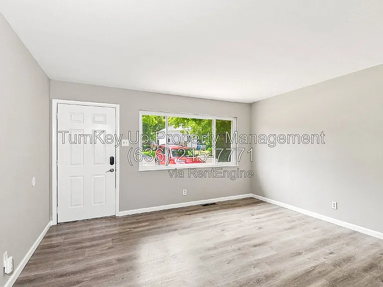 257 Connolly Dr — Photo 6