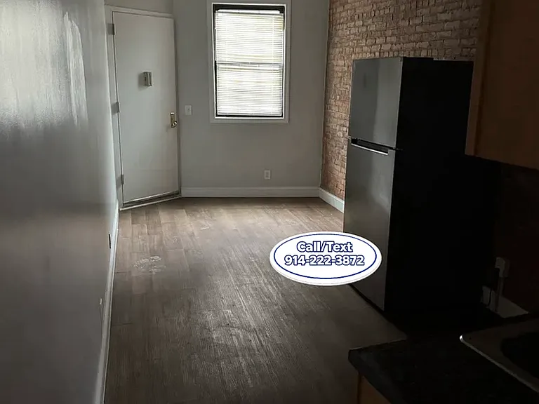 69 N Broadway #B — Photo 4
