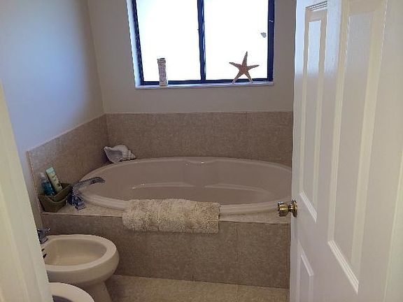 3rd image of 3551 NE 168th St