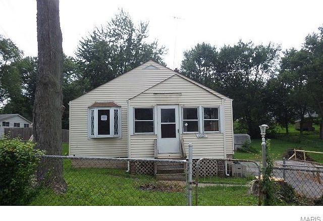 1st image of 10021 Clairmont Dr