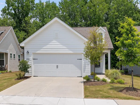 2301 Flycatcher Ln, Fuquay Varina, NC 27526