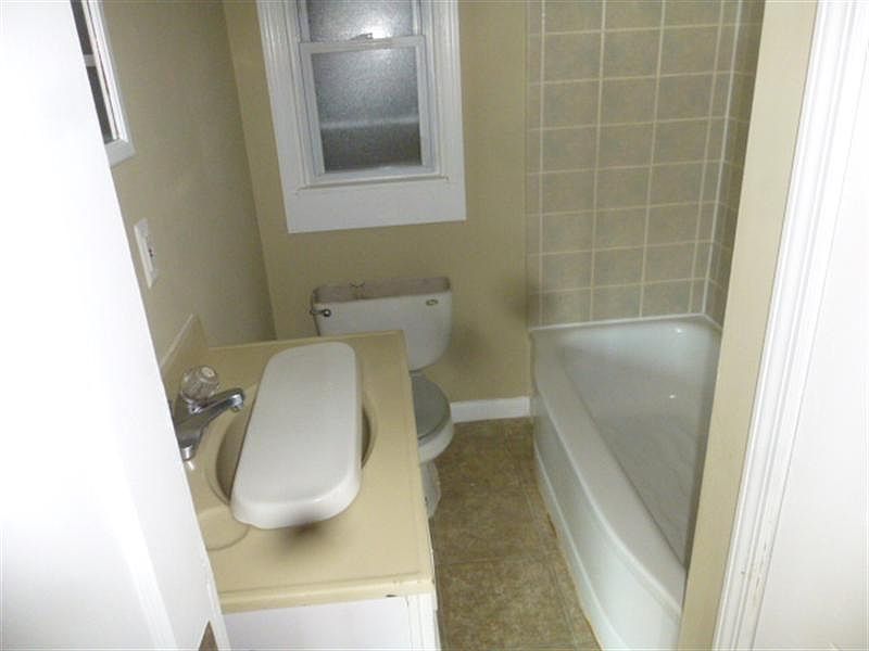 2nd image of 1066 W Leesport Rd
