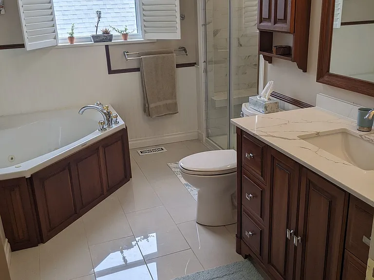 257 Dundonald Ave — Photo 12