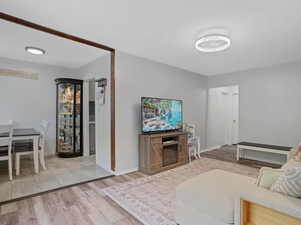 1001 Shore Parkway image 4 of 19