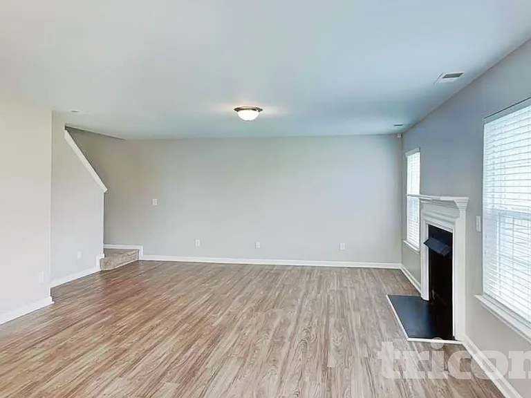 11311 Breezehill Ln — Photo 4
