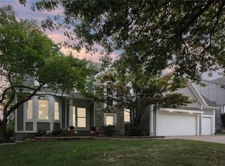 13718 Cody St, Overland Park, KS 66221