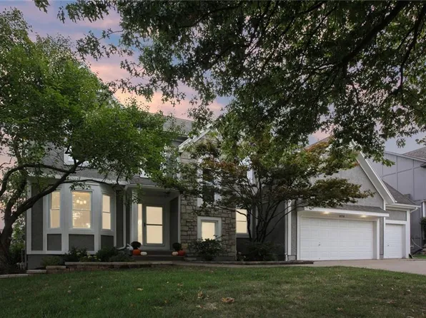 13718 Cody St, Overland Park, KS 66221
