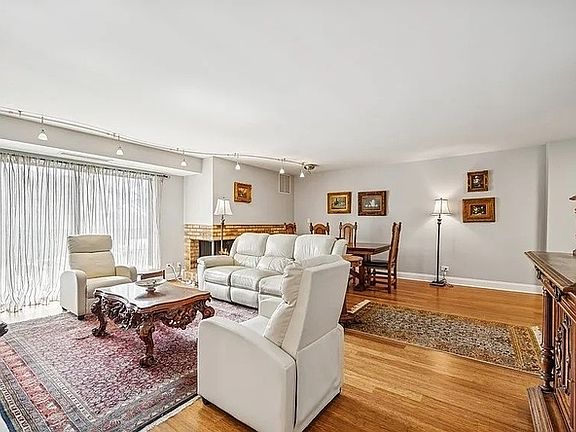 2nd image of 1621 Mission Hills Rd E #1621