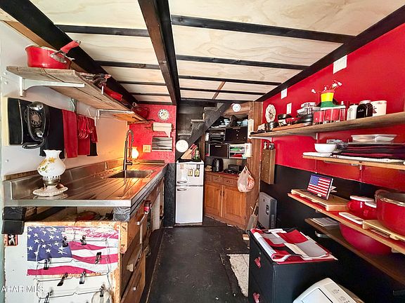 14th image of this home