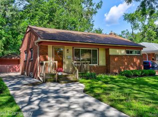 24453 Roanoke Ave, Oak Park, MI 48237