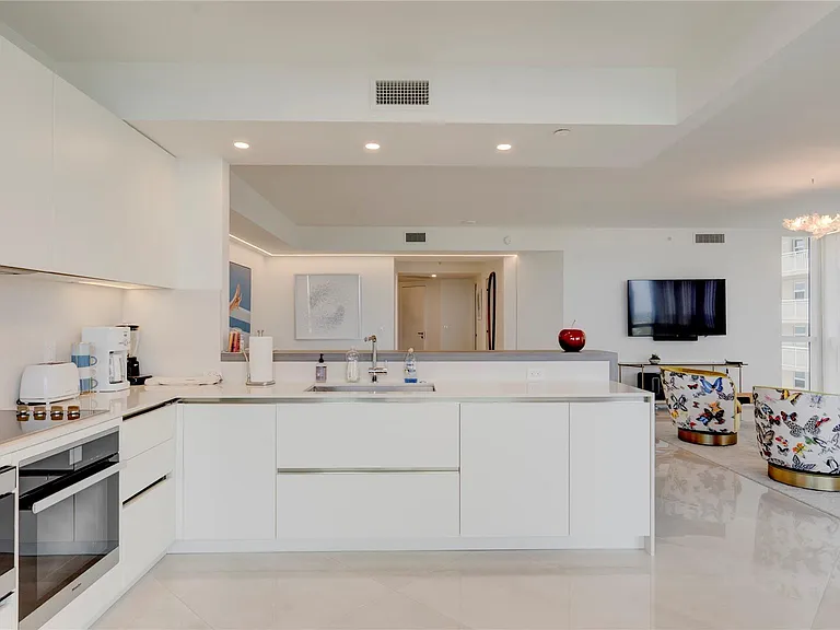 4240 Galt Ocean Dr #1006 — Photo 8