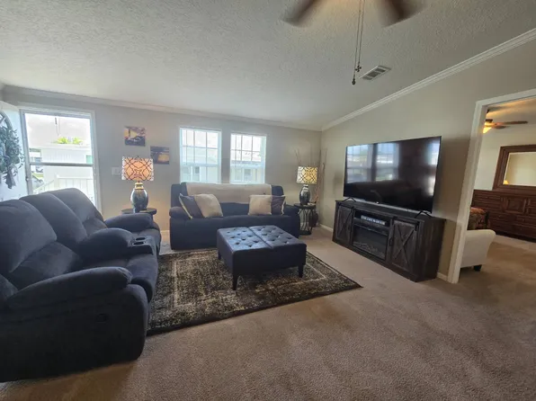 389 Bergen St, North Fort Myers, FL 33903