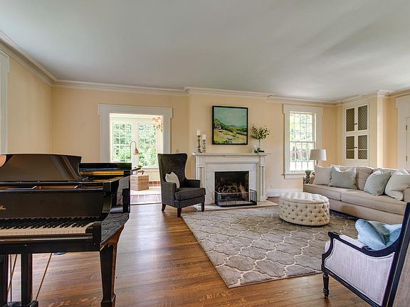 5th image of 4410 Honeywood Dr