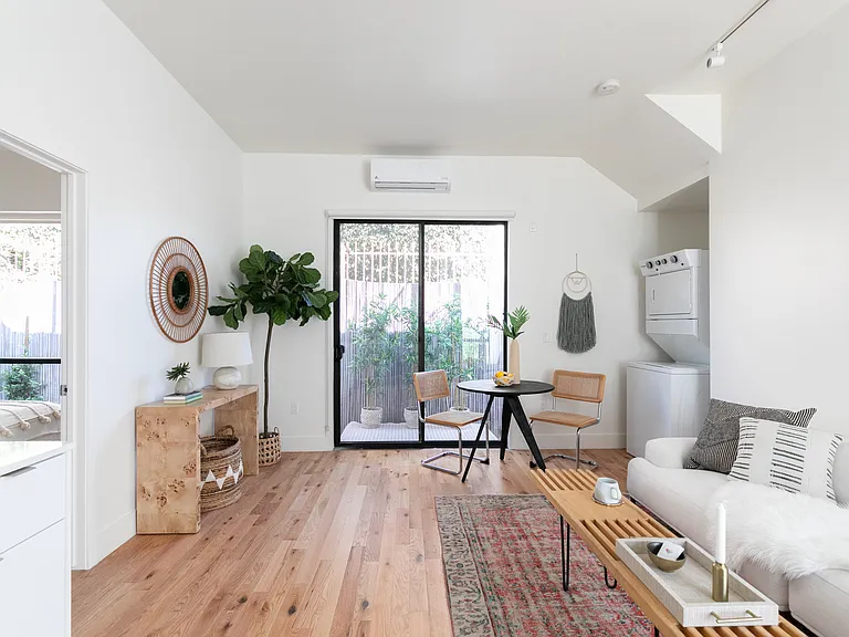 4543 Pickford St #1/4 — Photo 3