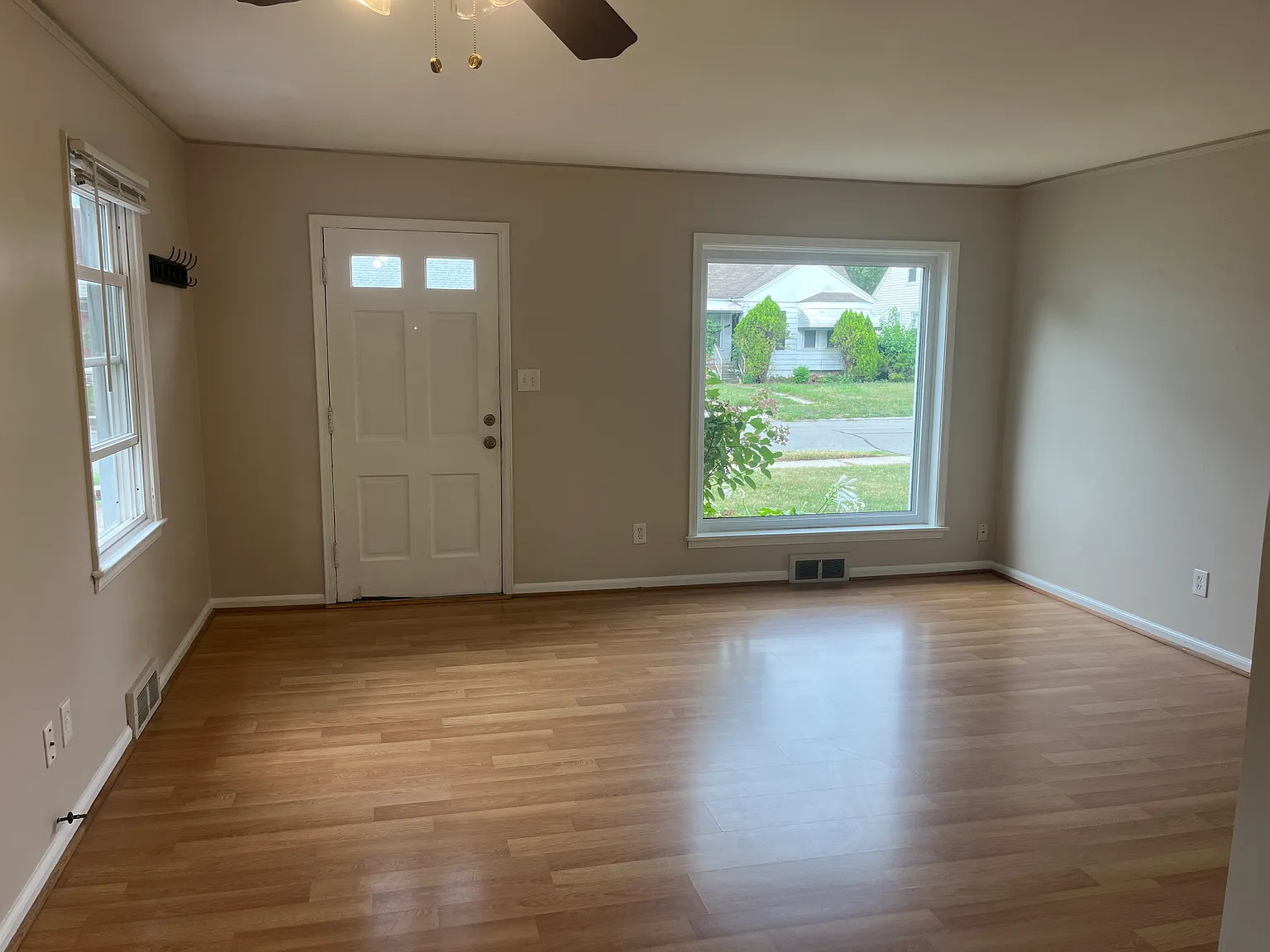 2270 Garfield St — Photo 3