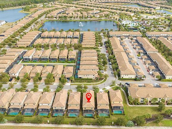 5th image of 9013 Rhodes St