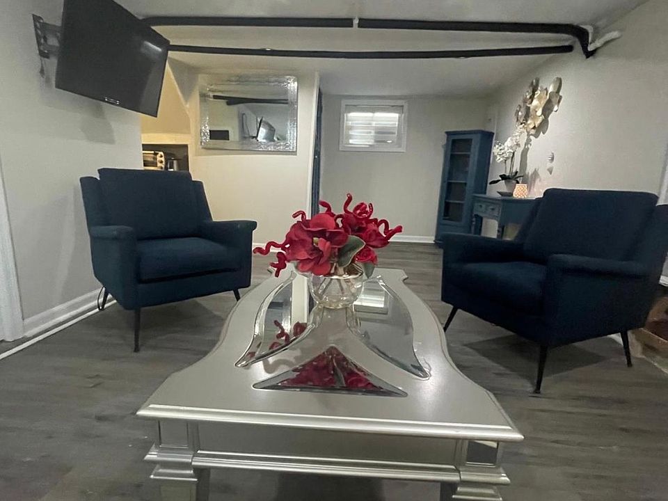1st image of 140 Frances Pl Unit Basement