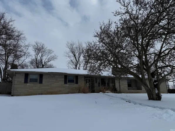 8000 S Hickory Ln, Daleville, IN 47334