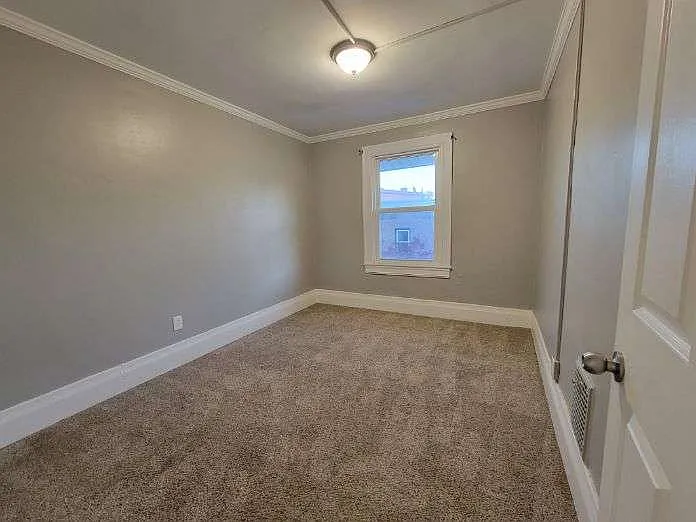 733 South Ave — Photo 4