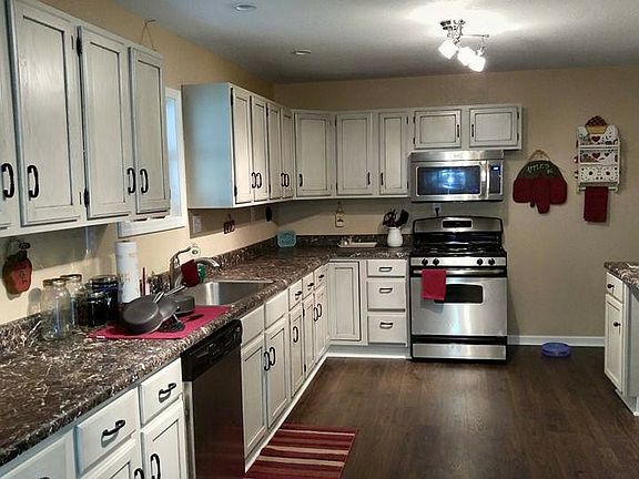 Kitchen with bar area