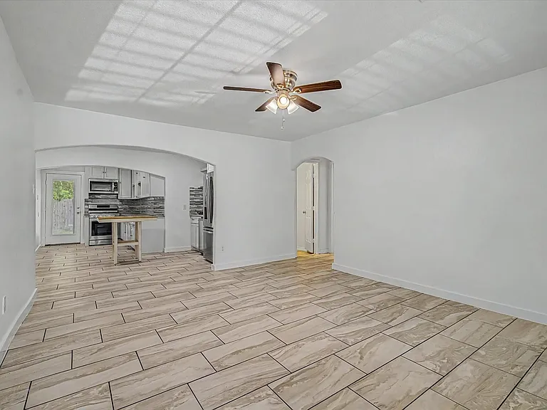 8159 Glenhollow Dr — Photo 4