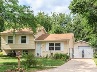 3908 Pine Tree Dr NE, Cedar Rapids, IA 52402