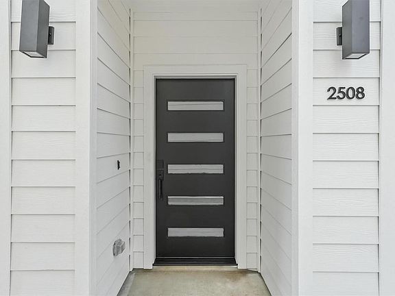 5th image of 2508 Gray St