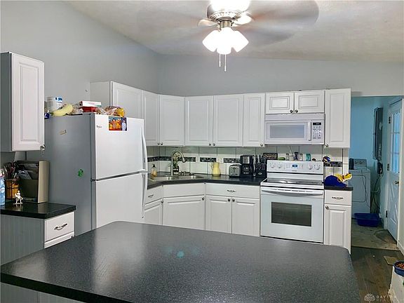 3rd image of 475 Winchester St