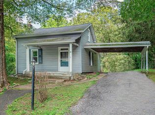 613 Ridgebury Rd, Slate Hill, NY 10973