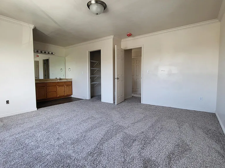 8045 N Plum Creek Dr — Photo 35