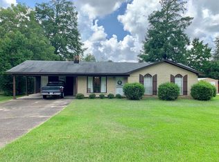 1438 32nd St, Laurel, MS 39440