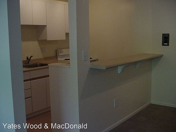 2nd image of 324 W Olympic Pl #8676081