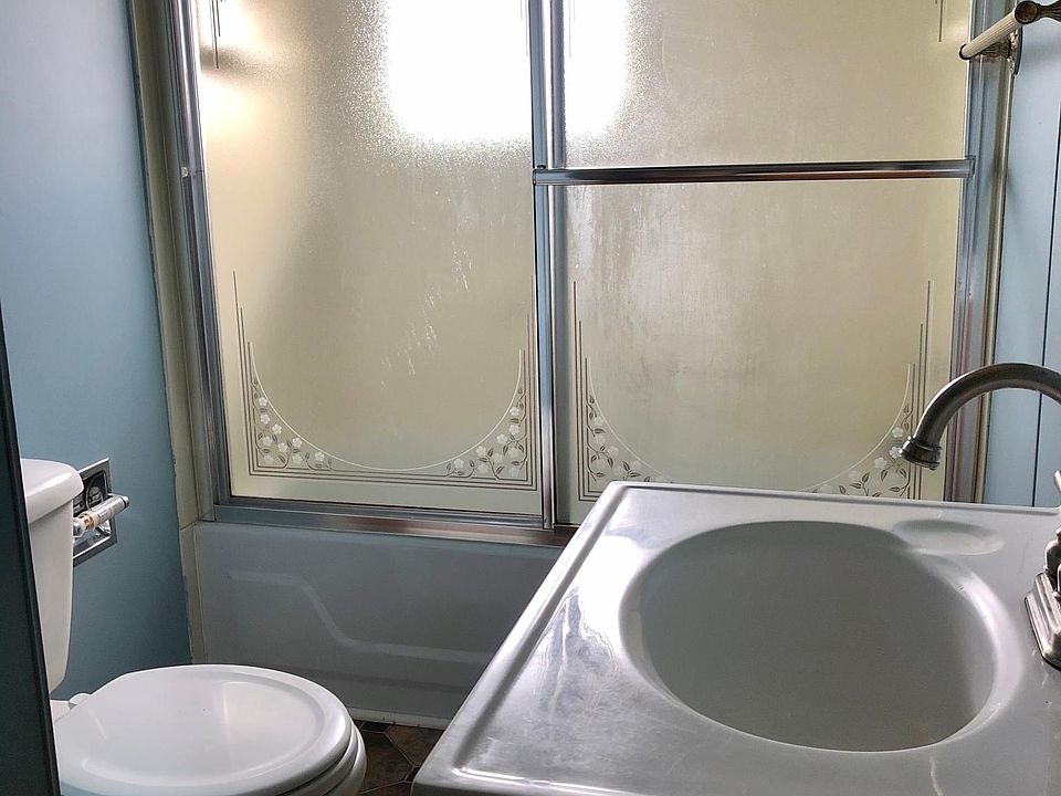2nd image of 540 Peach Way #540