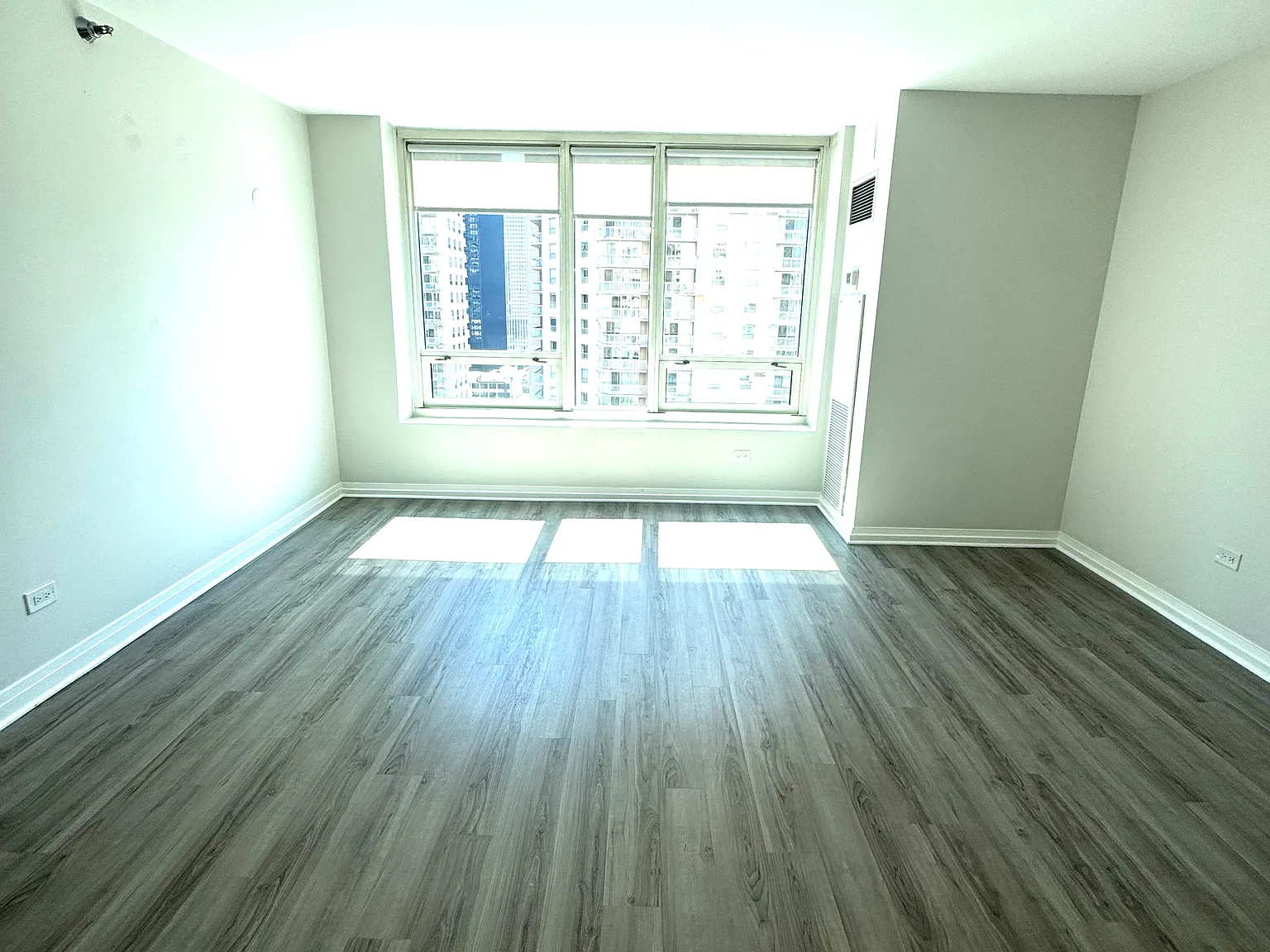 1 bed, 815 sqft, $2,700 — Photo 3
